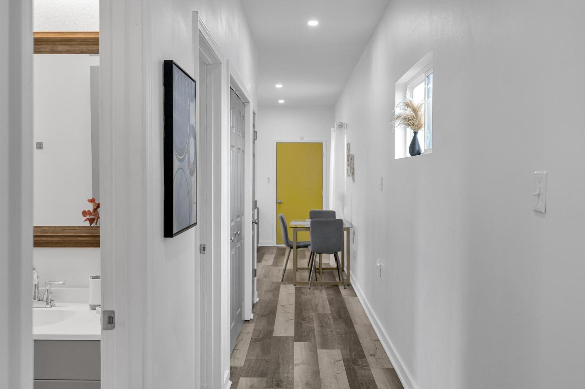 Modern 3bd2ba King Bed, 4 Tvs & Parking New Orleans