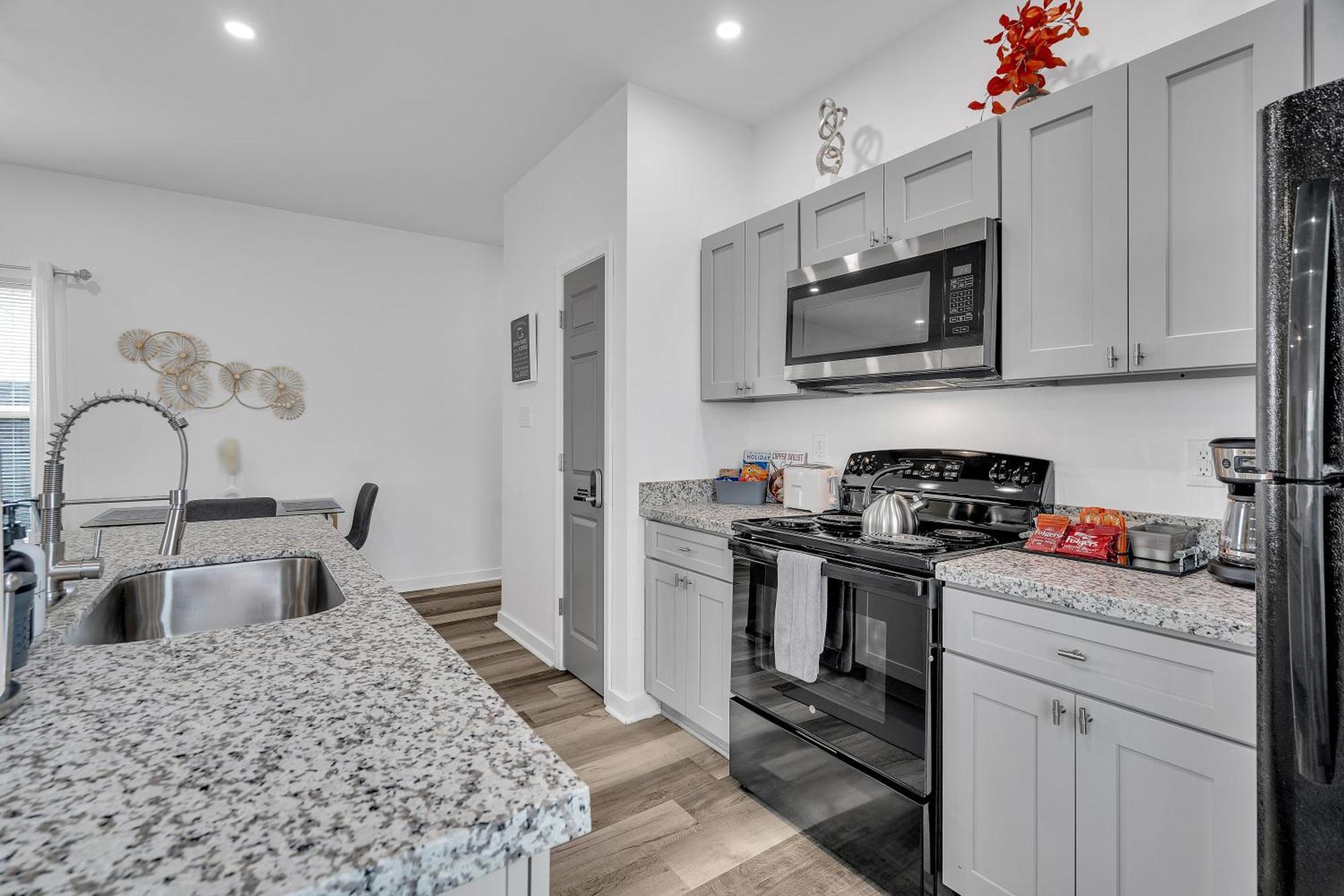 Holiday home Modern 3bd2ba King Bed, 4 Tvs & Parking New Orleans